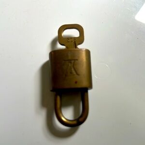LV Lock and Key Set (308)